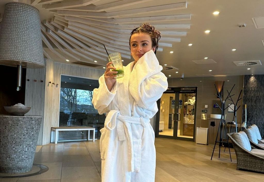 Kady McDermott enjoying green smoothie in the spa thermal suite